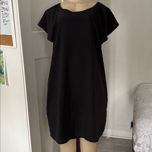 Abercrombie & Fitch Black Flutter-Sleeve Shift Dress